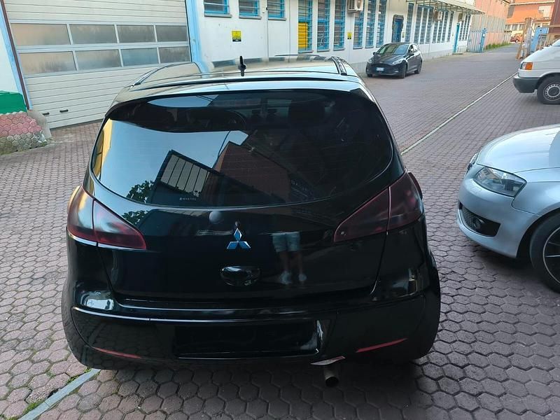 Usata Mitsubishi Colt 150 CV (110 kW) 2006 Nero Berlina
