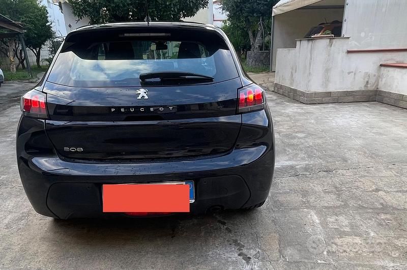 Usata Peugeot 208 102 CV (75 kW) 2023 Nero Utilitaria