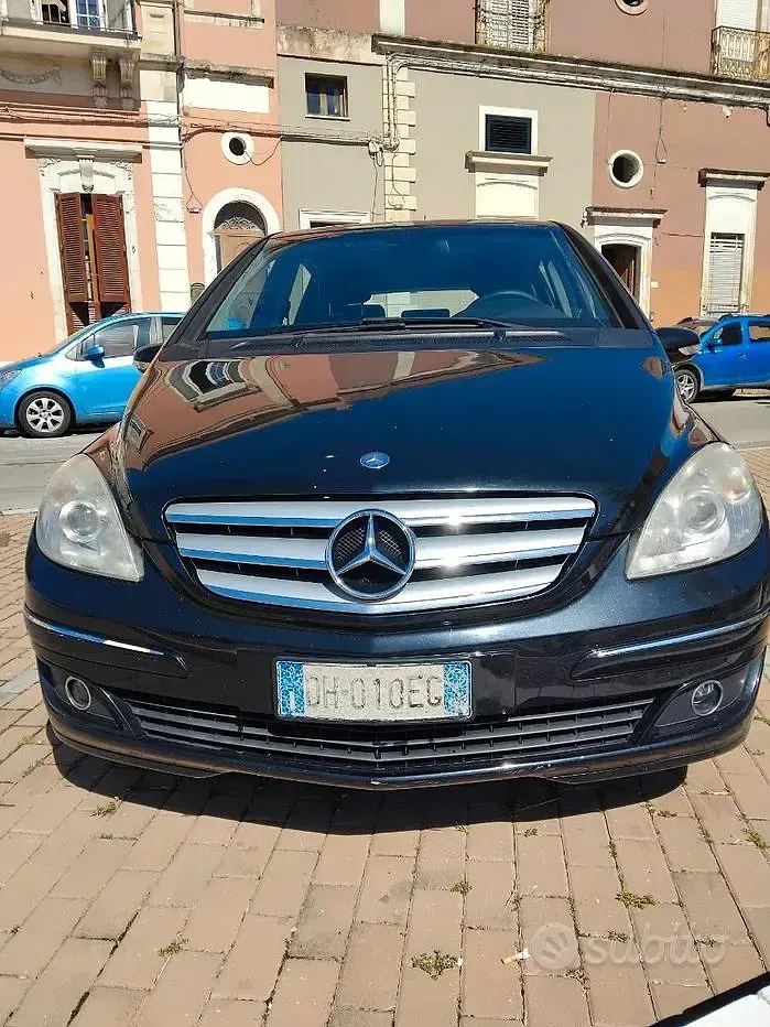 Usata Mercedes B180 109 CV (80 kW) 2008 Nero Monovolume