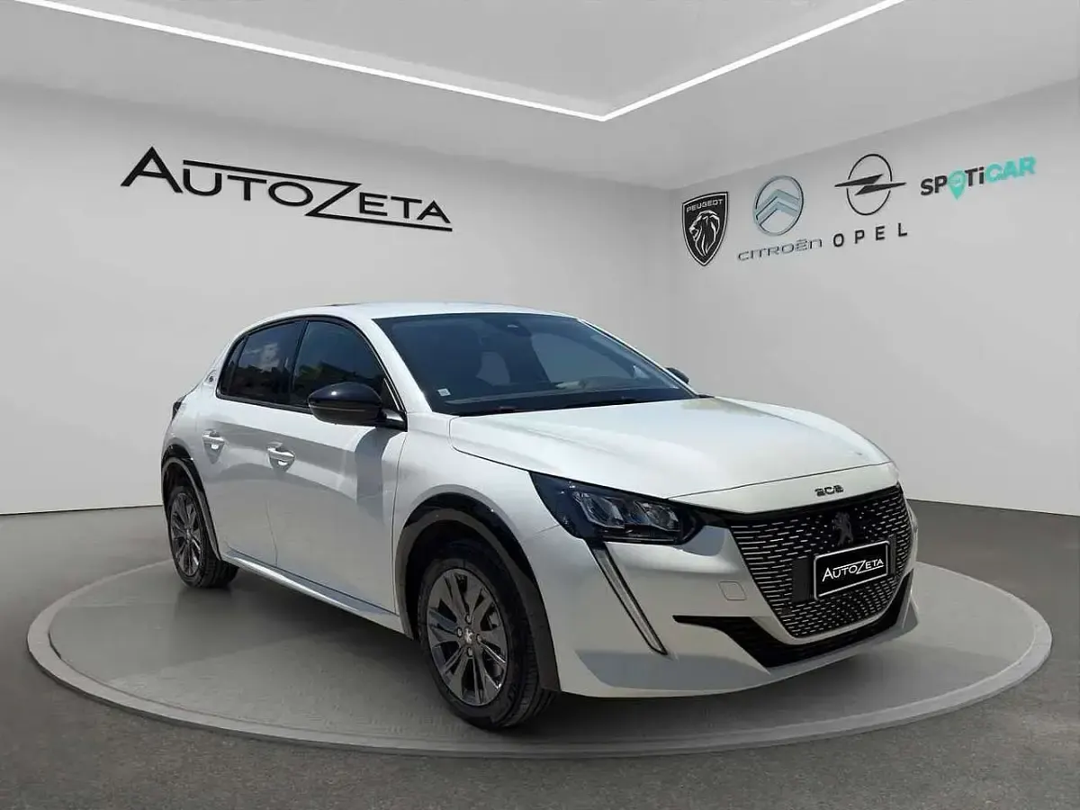 Usata Peugeot 208 Allure 56 kW (77 CV) 2022 Bianco Utilitaria