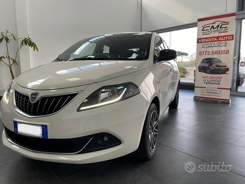 Usata Lancia Ypsilon Gold 69 CV (50 kW) 2021 Bianco Utilitaria