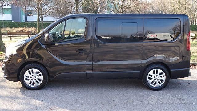 Usata Renault Trafic 125 CV (91 kW) 2018 Grigio scuro Monovolume