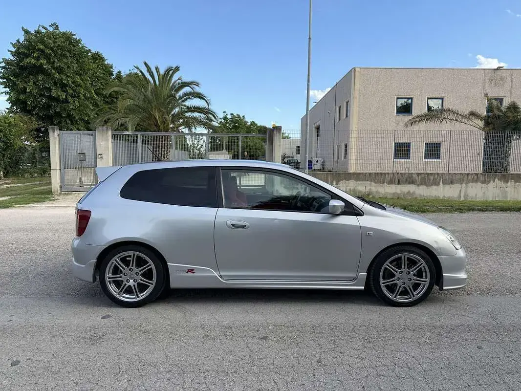Usata Honda Civic Type R 200 CV (147 kW) 2003 Grigio Berlina