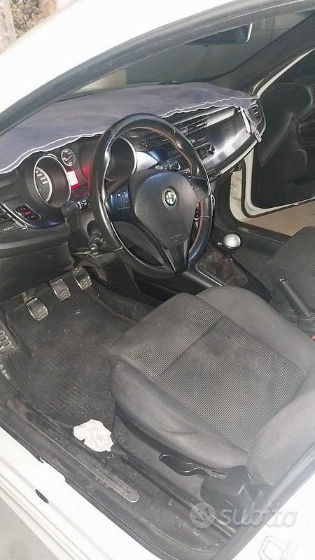 Usata Alfa Romeo Giulietta 140 CV (102 kW) 2013 Bianco Berlina