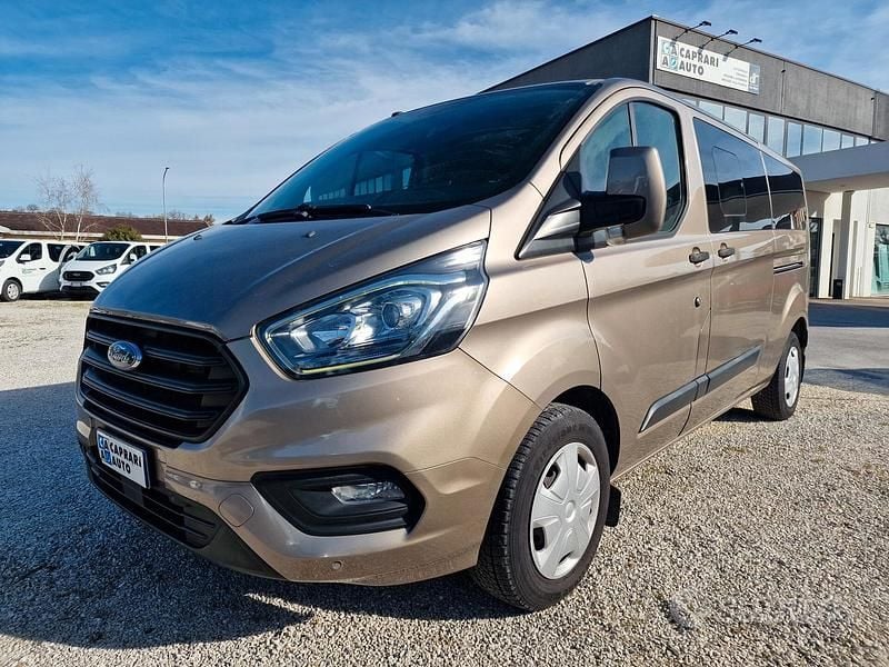Usata Ford Transit Custom Trend 130 CV (95 kW) 2018 Grigio Station wagon