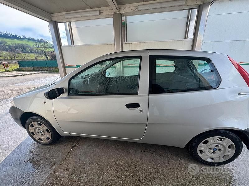 Usata Fiat Punto 2005 Utilitaria