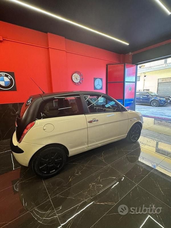 Usata Lancia Ypsilon 75 CV (55 kW) 2007 Beige Utilitaria