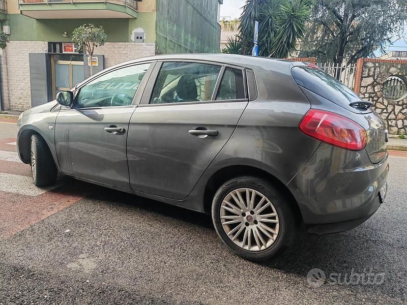 Usata Fiat Bravo Emotion 119 CV (87 kW) 2011 Grigio Utilitaria