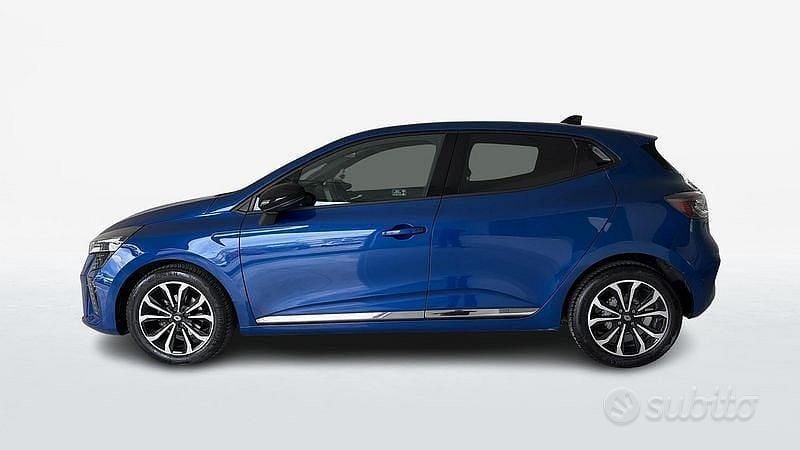Usata Renault Clio V Techno 91 CV (66 kW) 2025 Blu Berlina