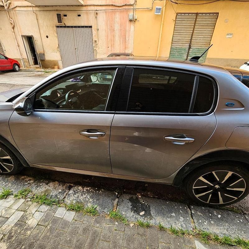 Usata Peugeot 208 GTi 114 kW (156 CV) 2023 Grigio Utilitaria