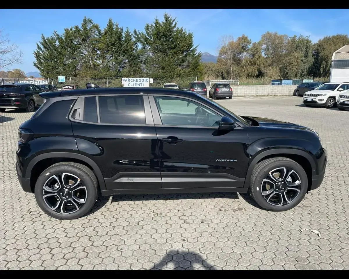Usata Jeep Avenger Summit 114 kW (156 CV) 2024 Nero SUV