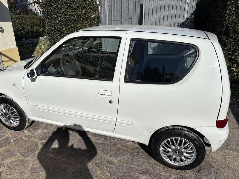 Usata Fiat 600 Active 54 CV (39 kW) 2007 Bianco Utilitaria