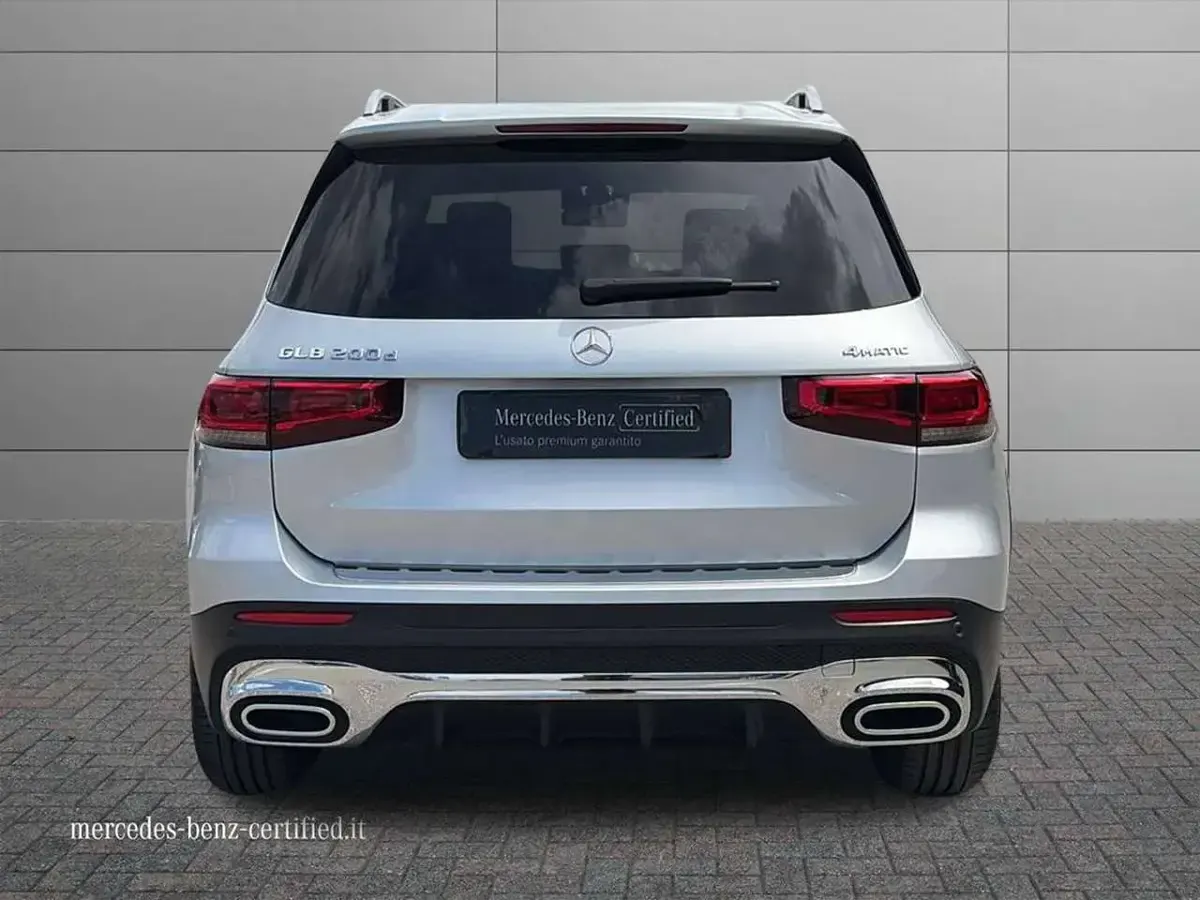 Usata Mercedes GLB200 Premium 150 CV (110 kW) 2022 Argento SUV