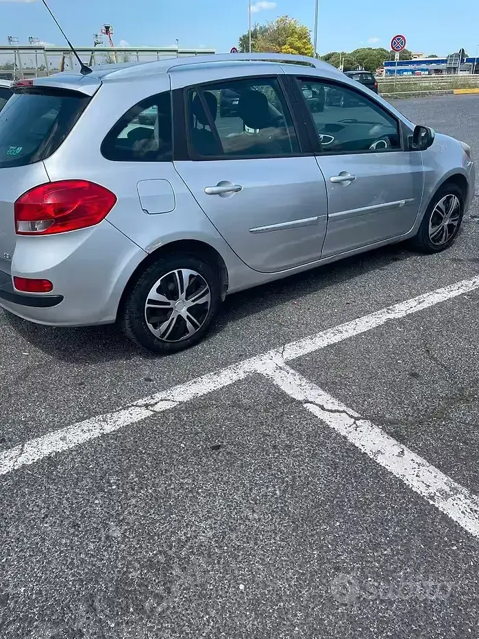 Usata Renault Clio 75 CV (55 kW) 2012 Grigio Station wagon