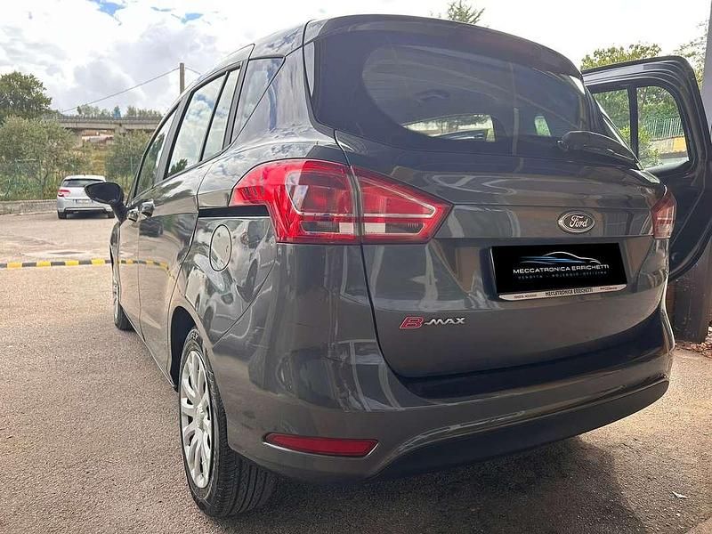 Usado Ford B-MAX Titanium X 95 CV (69 kW) 2016 Gris Monovolumen