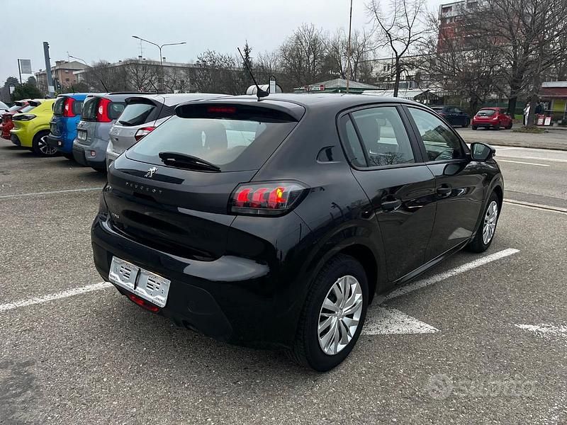 Usata Peugeot 208 Active 75 CV (55 kW) 2022 Nero Utilitaria