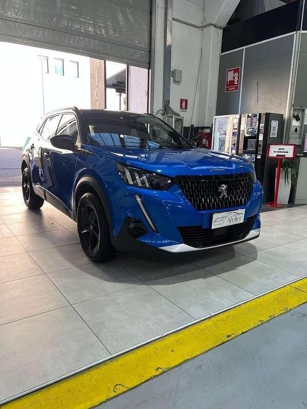 Usata Peugeot 2008 Allure 131 CV (96 kW) 2020 Blu/azzurro SUV