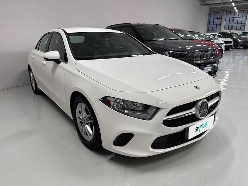 Usata Mercedes A180 Business 116 CV (85 kW) 2020 Bianco Utilitaria