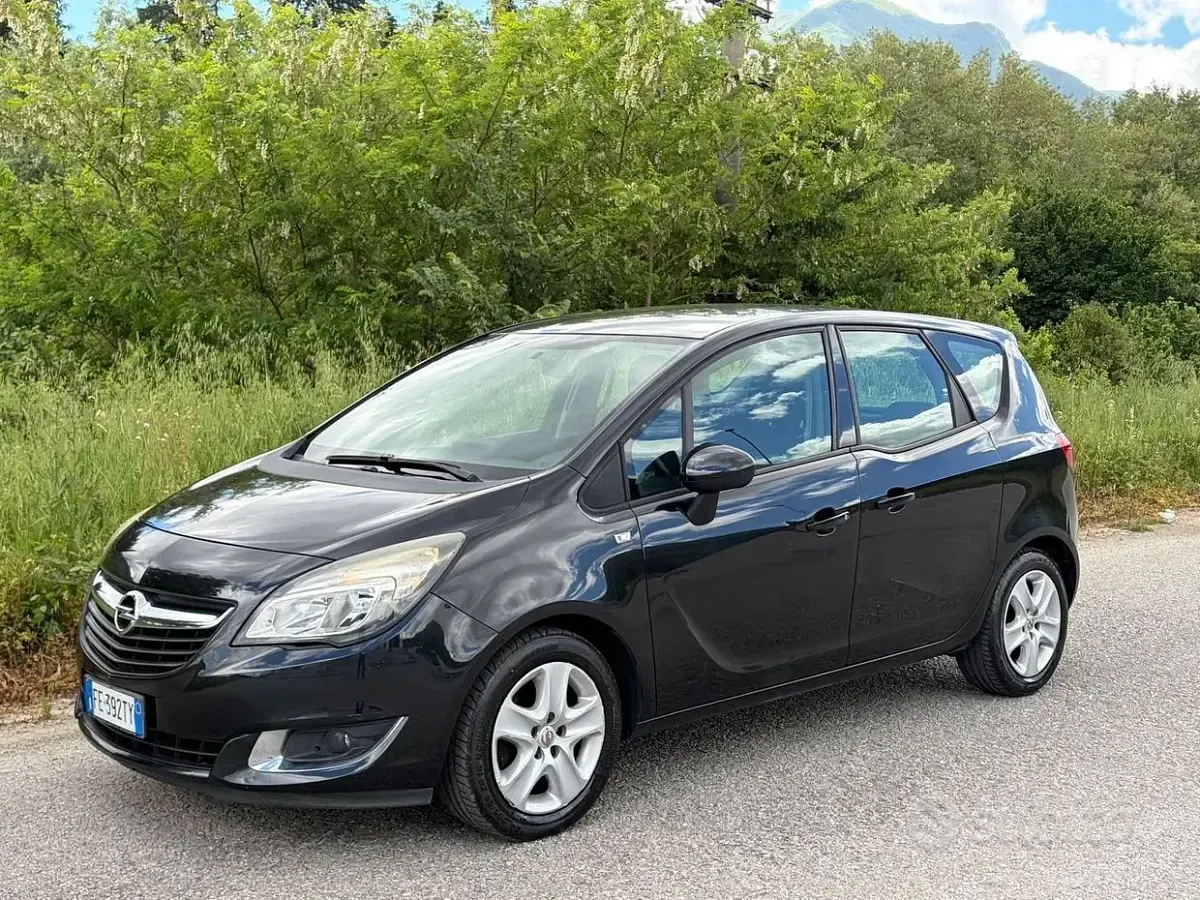 Usata Opel Meriva Cosmo 120 CV (88 kW) 2016 Nero Monovolume