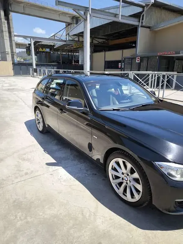 Usata BMW 330 Comfort Edition 258 CV (189 kW) 2016 Nero Station wagon