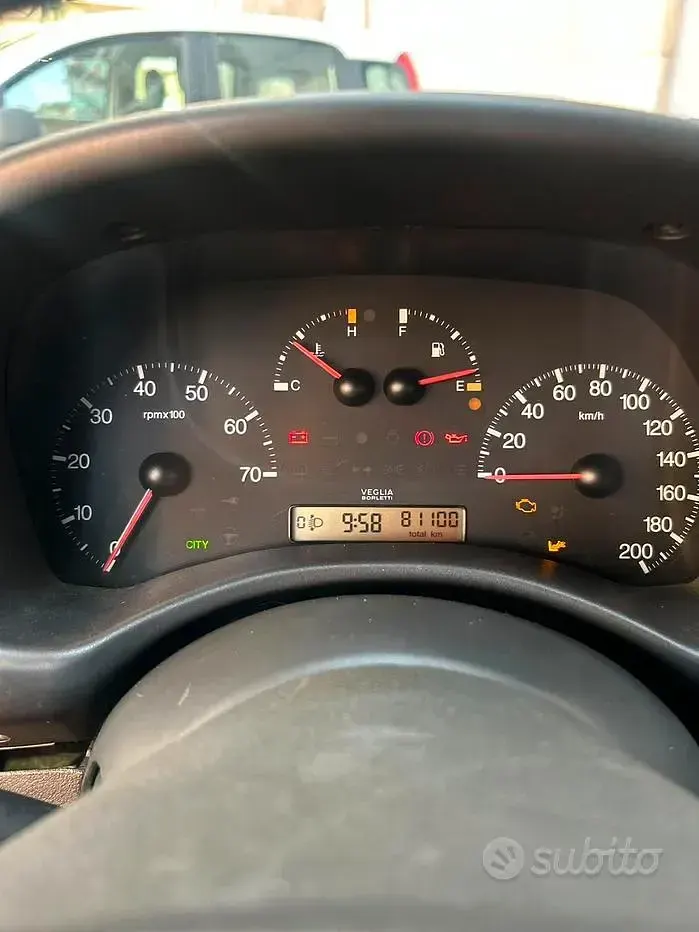 Usata Fiat Punto 60 CV (44 kW) 2002 Grigio Utilitaria