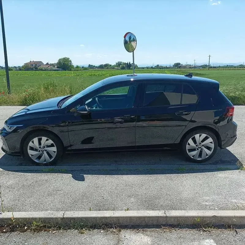 Usata VW Golf VIII Life 116 CV (85 kW) 2024 Berlina