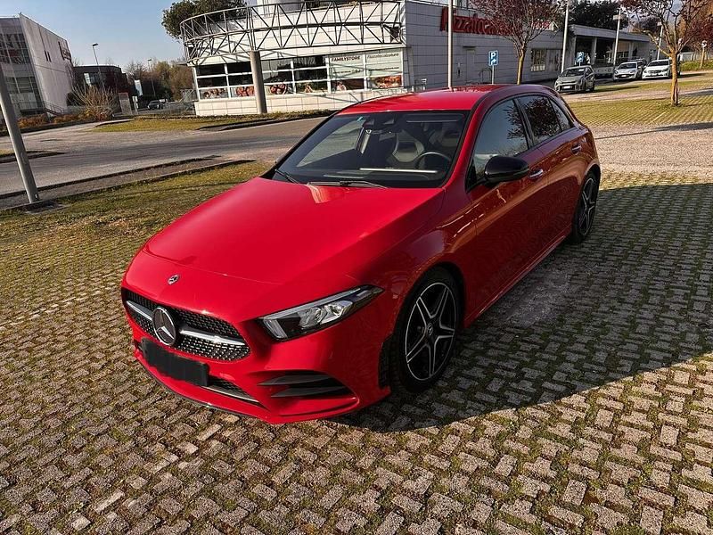 Usata Mercedes A180 116 CV (85 kW) 2019 Rosso Berlina