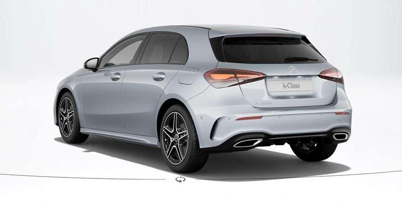 Nuova Mercedes A180 116 CV (85 kW) 2026 Argento hightech Berlina
