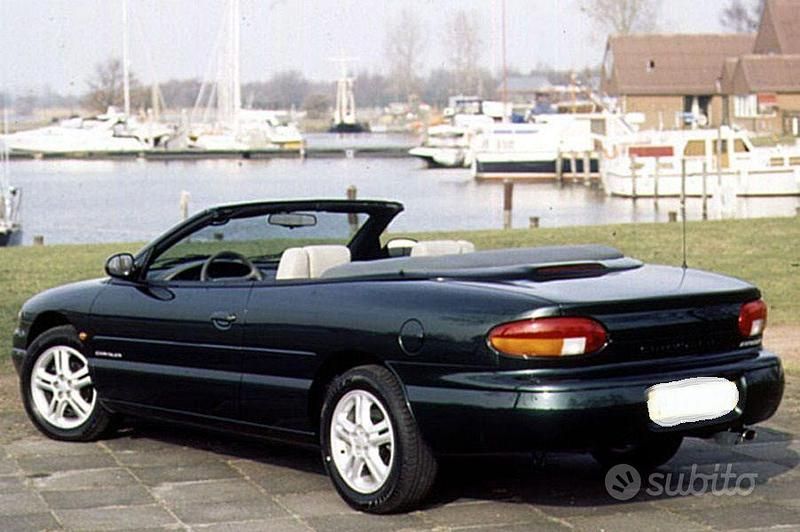 Usata Chrysler Stratus 131 CV (96 kW) 1996 Blu Cabrio