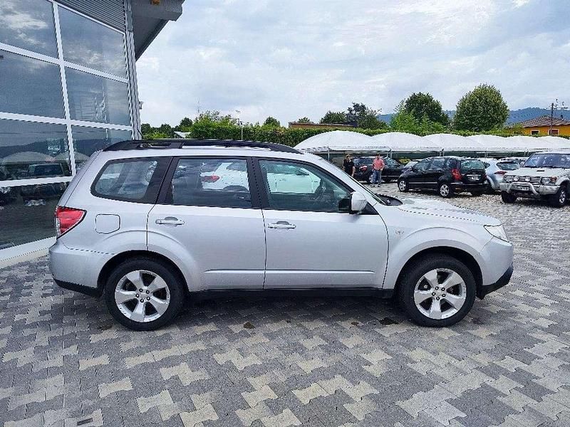 Usata Subaru Forester Comfort 147 CV (108 kW) 2010 Grigio SUV