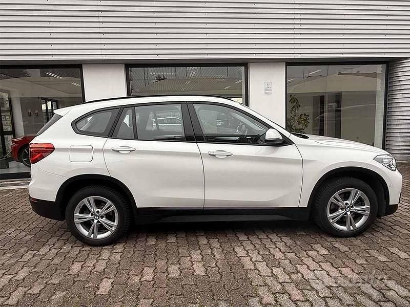 Usata BMW X1 150 CV (110 kW) 2019 Bianco / pastello SUV
