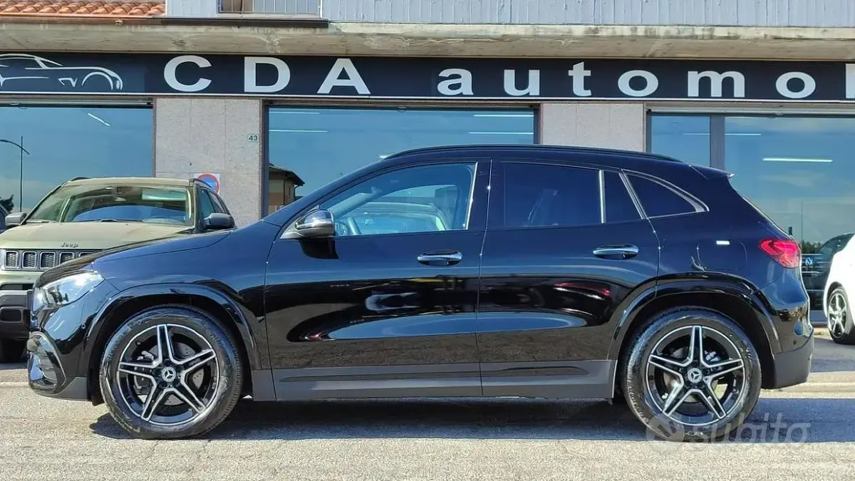 Usata Mercedes GLA200 AMG Line Premium 150 CV (110 kW) 2025 Nero mythos metalizzato SUV