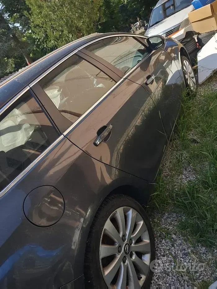 Usata Opel Astra 130 CV (95 kW) 2013 Station wagon