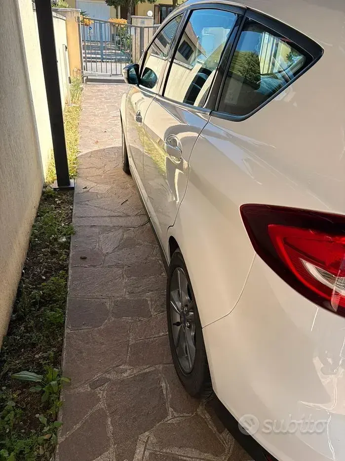Usata Ford C-MAX S 120 CV (88 kW) 2019 Bianco Monovolume