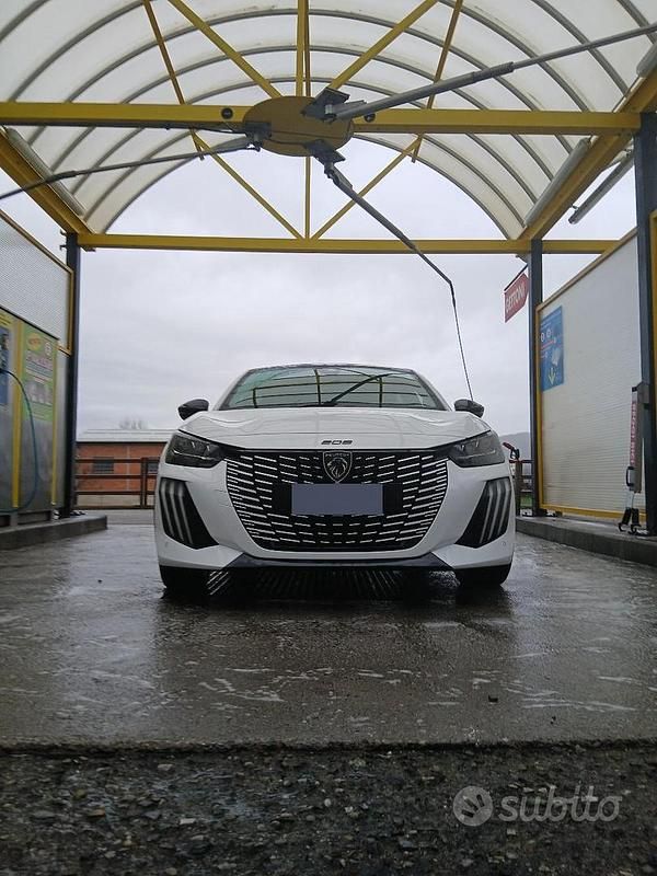 Usata Peugeot 208 GT 2025 Bianco Utilitaria