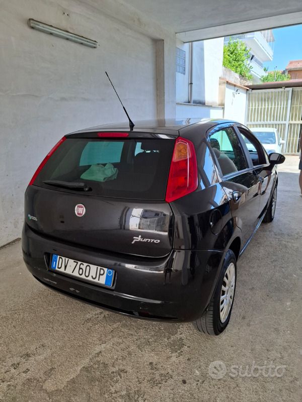 Usata Fiat Grande Punto 77 CV (56 kW) 2009 Nero Utilitaria