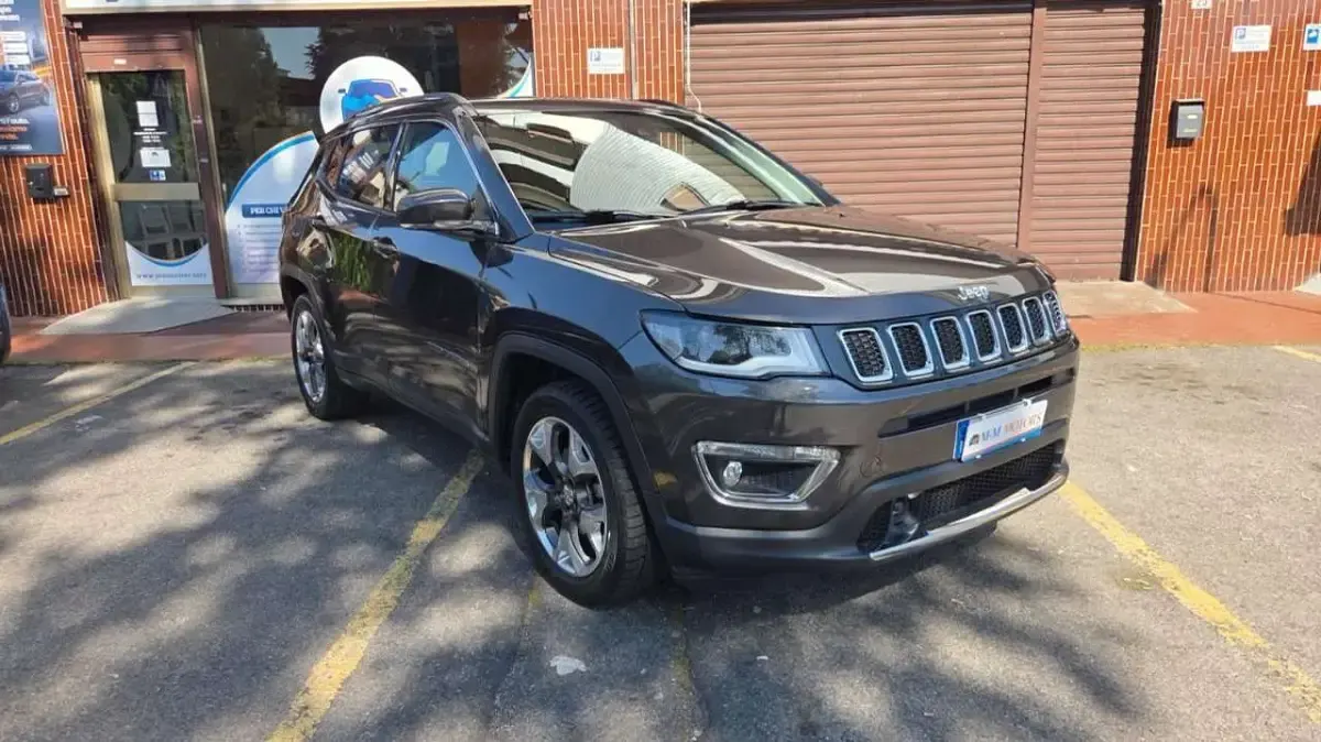 Usata Jeep Compass Limited 140 CV (102 kW) 2019 Grigio SUV