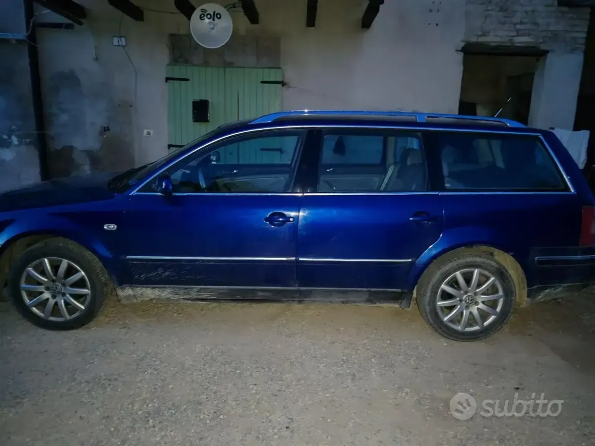 Usata VW Passat 130 CV (95 kW) 2001 Blu Station wagon