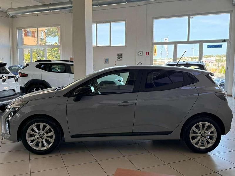 Usata Renault Clio V Evolution 101 CV (74 kW) 2024 Bianco ghiaccio Berlina