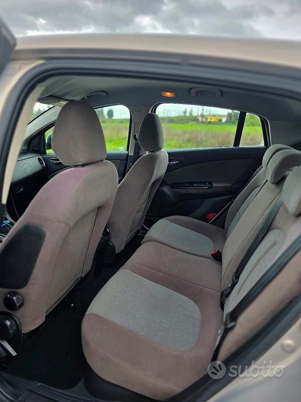 Usata Fiat Bravo 120 CV (88 kW) 2010 Utilitaria