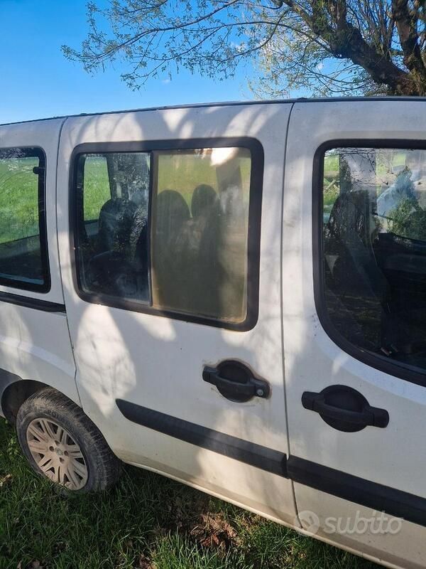 Usata Fiat Doblò 103 CV (75 kW) 2007 Monovolume