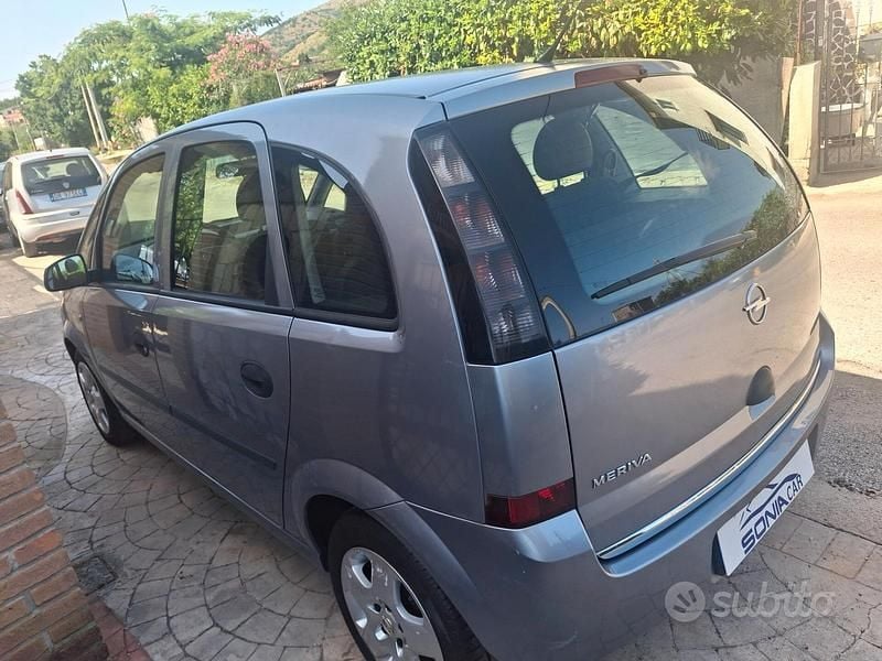 Usata Opel Meriva Enjoy 90 CV (66 kW) 2008 Grigio Monovolume