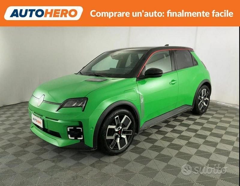 Usata Renault R5 110 kW (150 CV) 2025 Verde Utilitaria