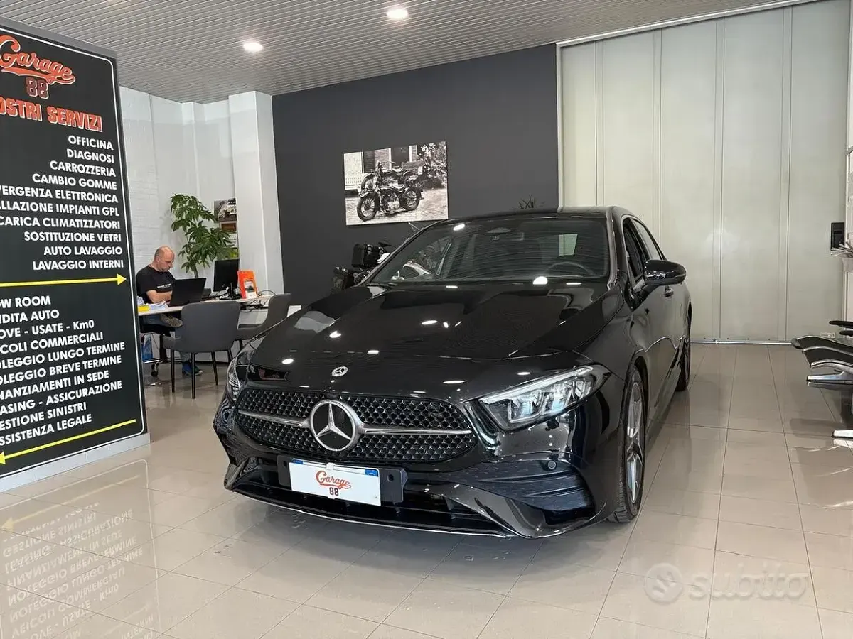 Usata Mercedes A200 AMG Line Premium 150 CV (110 kW) 2024 Nero Berlina
