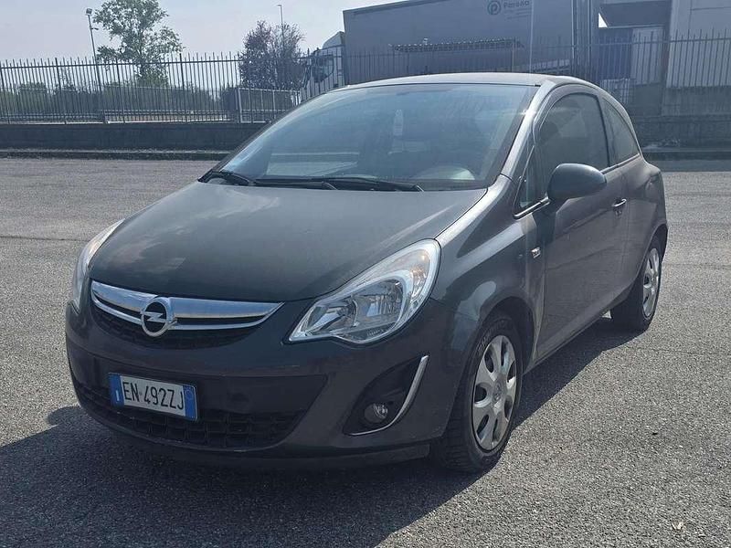 Usata Opel Corsa Edition 86 CV (63 kW) 2012 Grigio Utilitaria