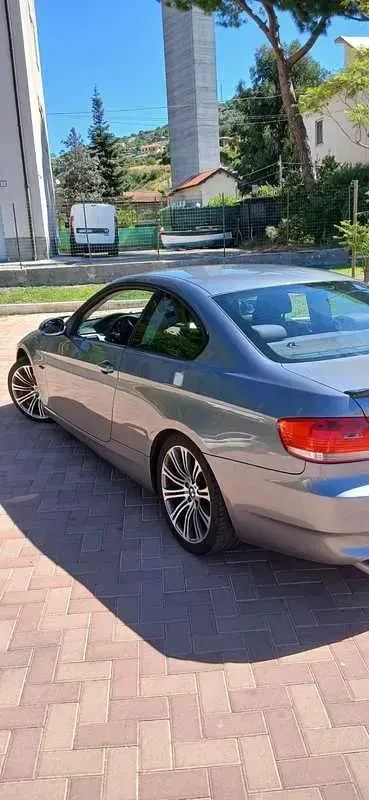 Usata BMW 320 177 CV (130 kW) 2009 Coupé