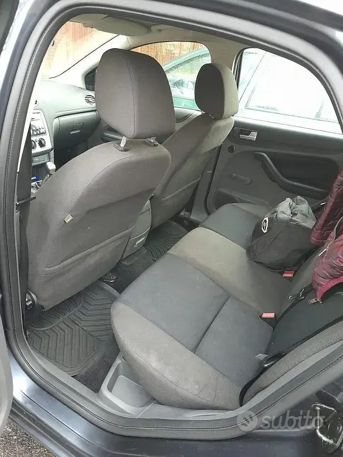 Usata Ford Focus 116 CV (85 kW) 2006 Berlina
