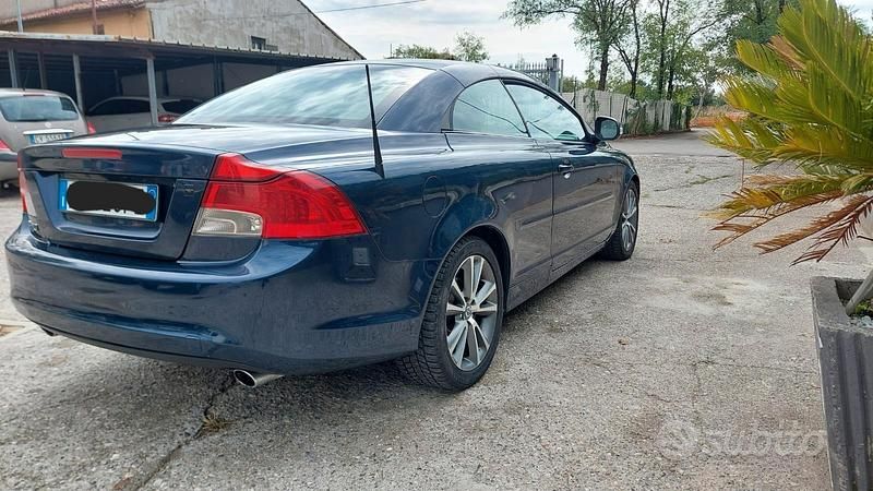 Usata Volvo C70 150 CV (110 kW) 2012 Blu Cabrio