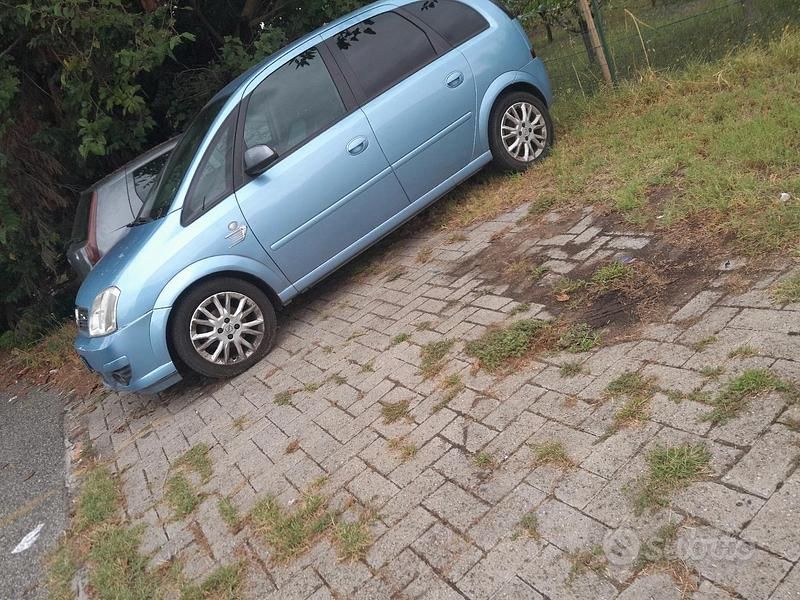 Usata 2010 Opel Meriva Monovolume | 3500 € (Buon prezzo) - Immagine 1/4