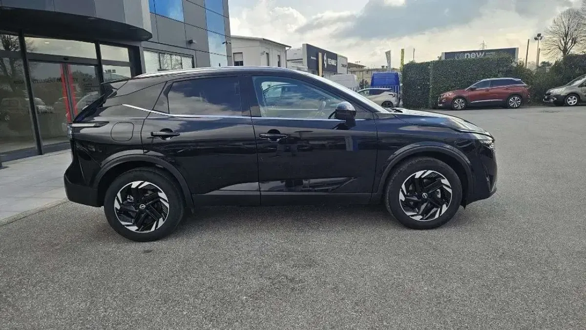 Usata Nissan Qashqai N-Connecta 140 CV (102 kW) 2025 Nero SUV